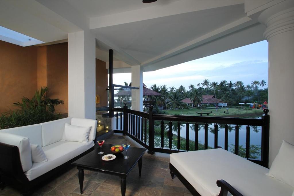 Plumeria Lake Resort & Spa Vayalār Extérieur photo