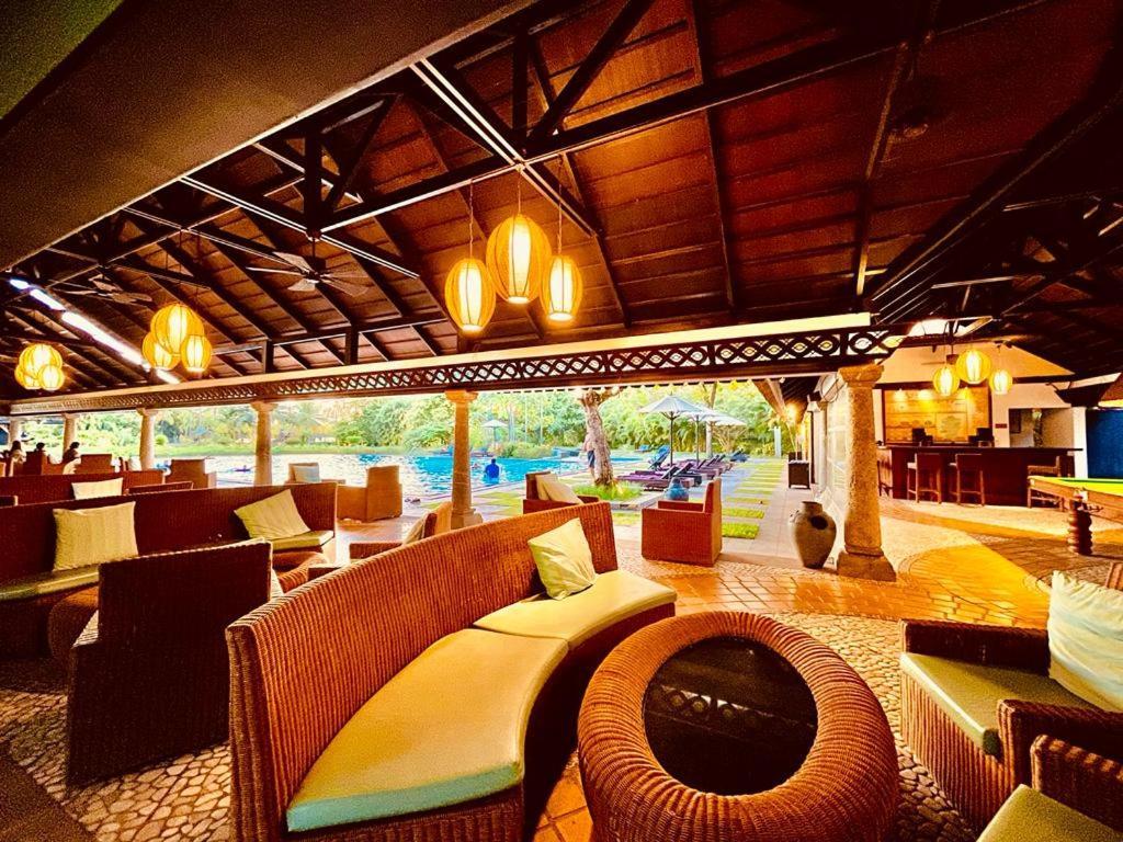 Plumeria Lake Resort & Spa Vayalār Extérieur photo